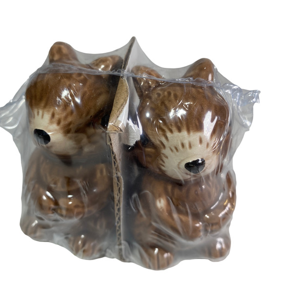 Squirrel Salt & Pepper 2005 Kitchy Decor Table Set - Picture 1 of 6